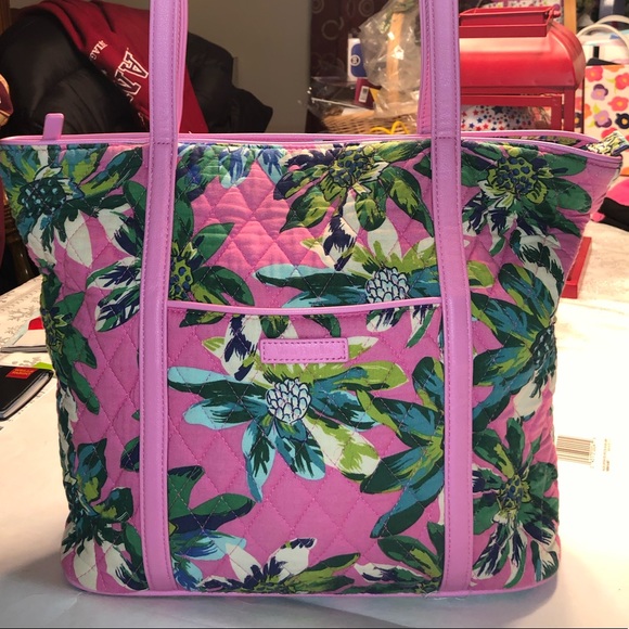 Vera Bradley Handbags - Vera Bradley tropical paradise med zip tote purse